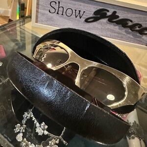 Chic Gold Sunglasses with Black Case